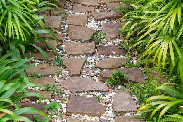 Жесткие испытания на износ выполняются с помощью специализированных машин, имитирующих длительную нагрузку и трение. Результаты позволяют сравнить показатели прочности различных видов покрытий. Кроме того, важно учитывать их эксплуатационный ресурс – чем больше циклов нагрузки и циклов замораживания-размораживания материал выдерживает, тем дольше он сохранит привлекательный вид и прочностные свойства.