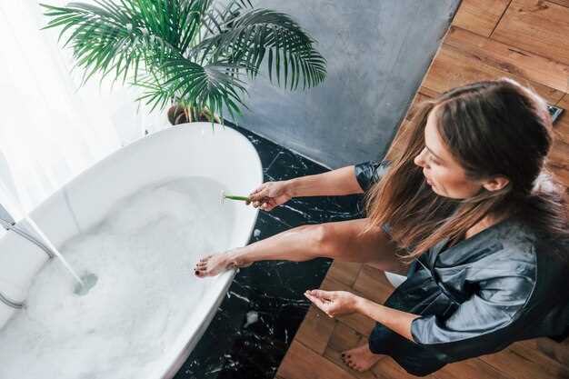 Акриловые изделия требуют аккуратного обращения с моющими средствами на основе кислот или хлоросодержащих компонентов. Щадящие очищающие составы, предназначенные для акрила, предотвращают появление царапин и потускнений.