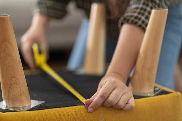 Создание долговременного компонента мягкой мебели начинается с оценки материалов основы. Лучше отдавать предпочтение моделям, изготовленным из древесины твердых пород, таких как дуб или бук, поскольку они демонстриуют высокую стойкость к механическим нагрузкам и деформациям. Металлические конструкции из нержавеющей стали или алюминия обеспечивают дополнительную устойчивость и сопротивляемость коррозии, что особенно важно при использовании в условиях высокой влажности или длительной эксплуатации.