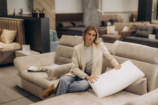 Мягкие перья и пух оставляют ощущение легкости и приятной упругости, однако требуют регулярной проветривания и своевременной саноции. Такой наполнитель подходит для тех, кто ценит естественный уют, но готов уделять дополнительное внимание уходу за изделием. Легкий и хорошо дышащий, он обеспечивает мягкую посадку, однако быстро восстанавливает форму после использования и хорошо сохраняет тепло.