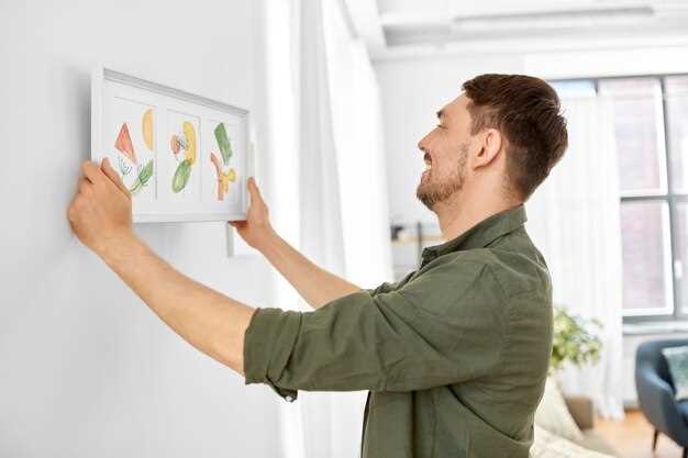 Формат произведений зависит от размеров стенового пространства. Для узких или высоких стен подойдут вертикальные полотна, расширяющие визуально помещение, а массивные, крупные работы допустимы в просторных зонах, обеспечивая фокус внимания. Важно соблюдать пропорции: слишком небольшое изображение на огромной стене потеряет визуальную значимость, а слишком большая картина сможет «перебить» остальное оформление.