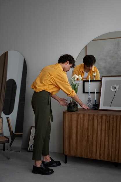 Для хранения одежды или постельных принадлежностей, особенно в шкафах с системой организации, рекомендуется использовать внутренние отсеки с глубиной около 45 см. Это обеспечивает простор для аккуратного укладывания вещей и сохранения их презентабельного вида.