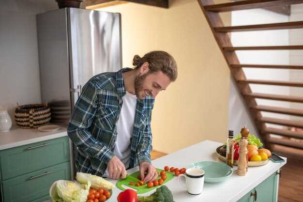 При выборе материалов для поверхности рабочей зоны рекомендуется отдавать предпочтение прочным и устойчивым к влаге покрытиям, например, граниту или кварцу. Их стойкость к механическим повреждениям и высоким температурам существенно продлевает срок эксплуатации. В случае выбора деревянных или МДФ-панелей важно учитывать их обработку водоотталкивающими составами, чтобы избежать деформации и появления плесени.