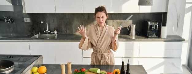 Для минимизации излишних движений при приготовлении пищи рекомендуется установить зоны работы с минимальной длиной путей между ними. Расположите раковину, плиту и холодильник по диагонали таким образом, чтобы расстояние между ними не превышало 2-2,5 метра. Это снижает утомляемость и ускоряет выполнение рутинных задач, что особенно важно при интенсивных кулинарных процессах.