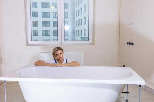 Перед укладкой нагревательных элементов поверхность следует тщательно очистить от пыли, грязи и жирных пятен, а также обеспечить ровность и стабильность основания. Используйте уровень или лазерную нивелировку для проведения проверки, устраняя неровности и трещины с помощью специальных смесей. Рекомендуется предварительно просушить поверхность, особенно если основа влажная или пористая, чтобы избежать повышенного влагопоглощения и последующих проблем с фиксацией кабеля или мата.