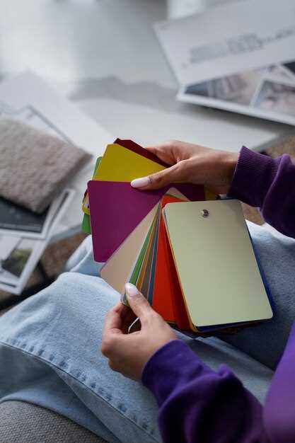 В кухонных зонах рекомендуется применять яркие и насыщенные цвета, стимулирующие аппетит и обеспечивающие энергию. Хорошо работают сочетания белого с красным, оранжевым или ярко-желтым. Обратите внимание на освещение: яркие оттенки лучше выглядят при достаточной искусственной подсветке и при дневном естественном свете, что помогает подчеркнуть их свежесть и динамичность.