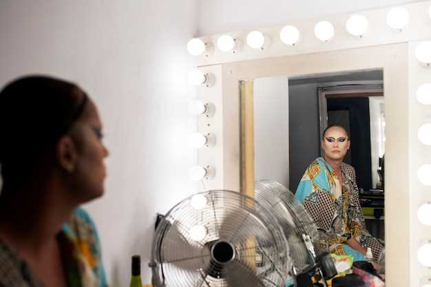 Зеркала в интерьере — где ставить, чтобы добавить света и пространства